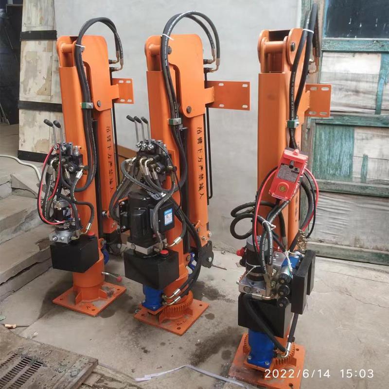 万里区重汽蓝牌随车吊 3.2吨 国六动力强 液压驱动 农用自卸起重机